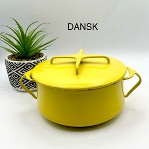 Dansk Designs Kobenstyle Yellow Enameled Dutch Oven & Lid. 2 Quart